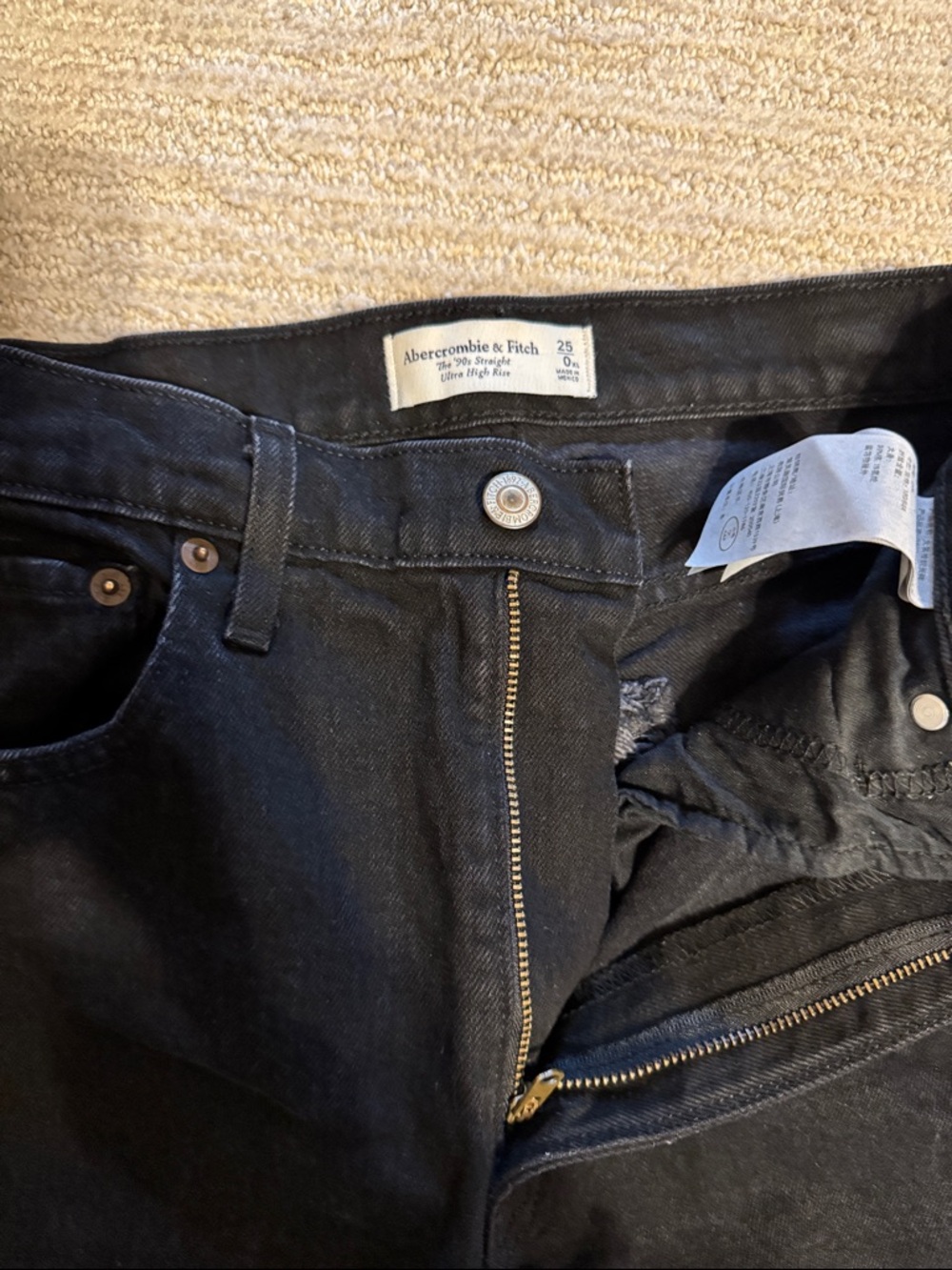 Abercrombie & Fitch Black Womens - Straight Fit